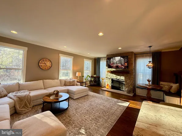 11423 Hayloft Ln, Glen Allen, VA 23060