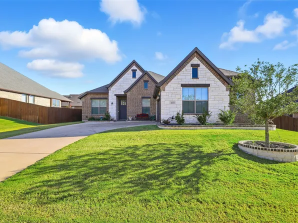 3216 Signal Hill Dr, Burleson, TX 76028