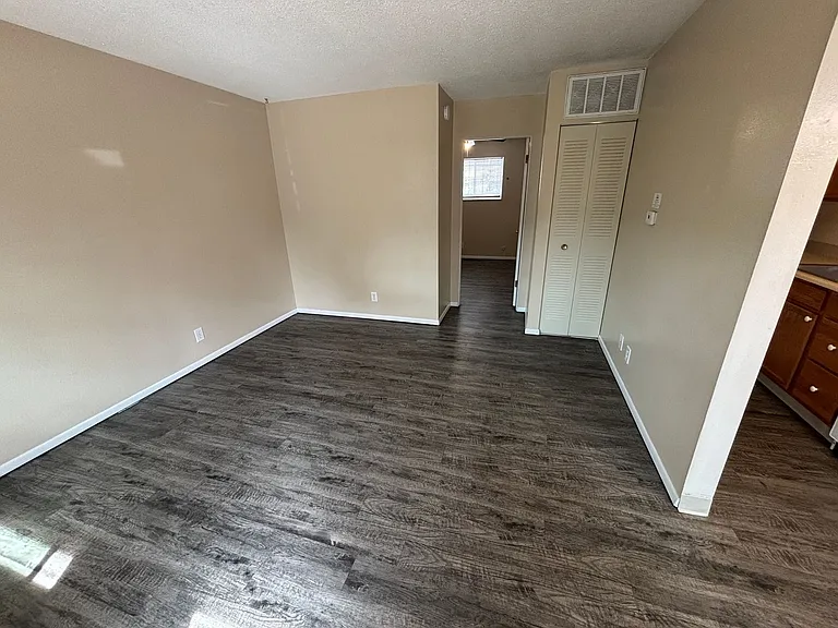 Taylor St Apartment — Photo 34