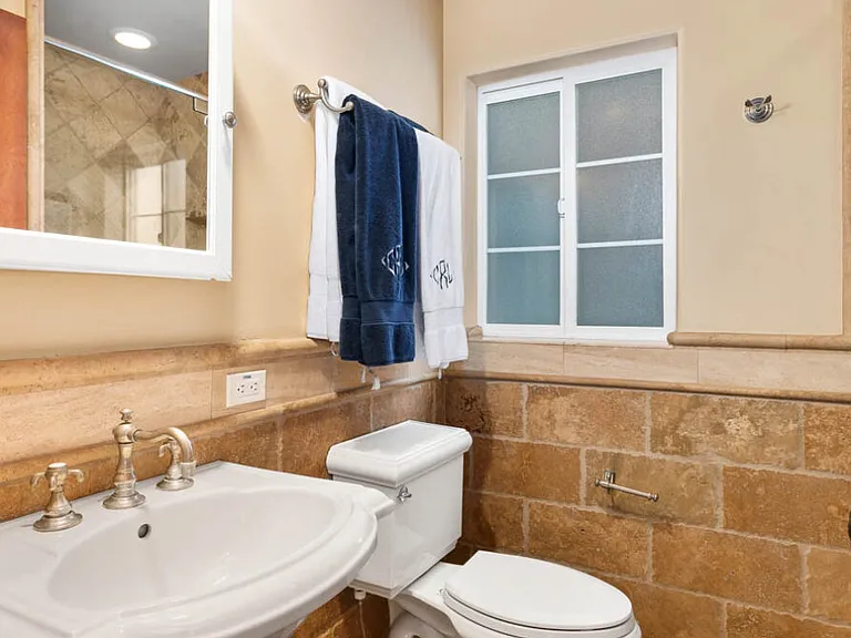 726-728 Coronado Ct — Photo 17