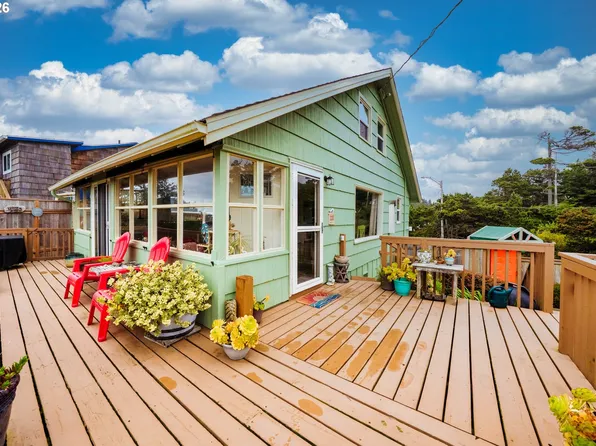 1170 NW 8th Ct, Lincoln City, OR 97367