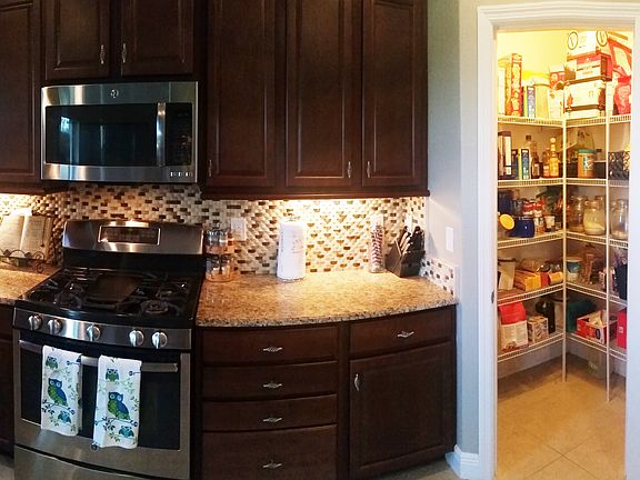 kitchen/pantry