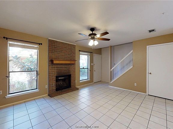 4th image of 1904 Dartmouth St APT K1