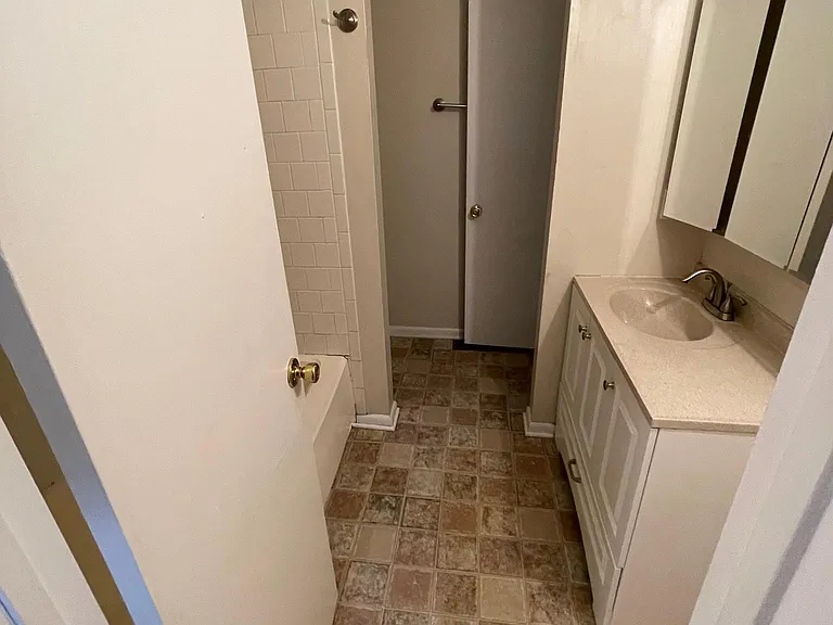 248 N Palmyra Dr — Photo 11