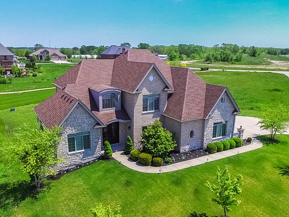 2nd image of 15663 Jeanne Ln