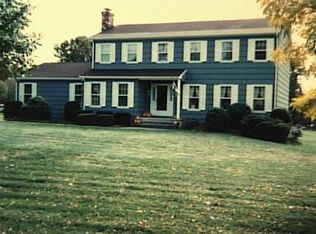 27 Great Hollow Dr, Monroe, CT 06468