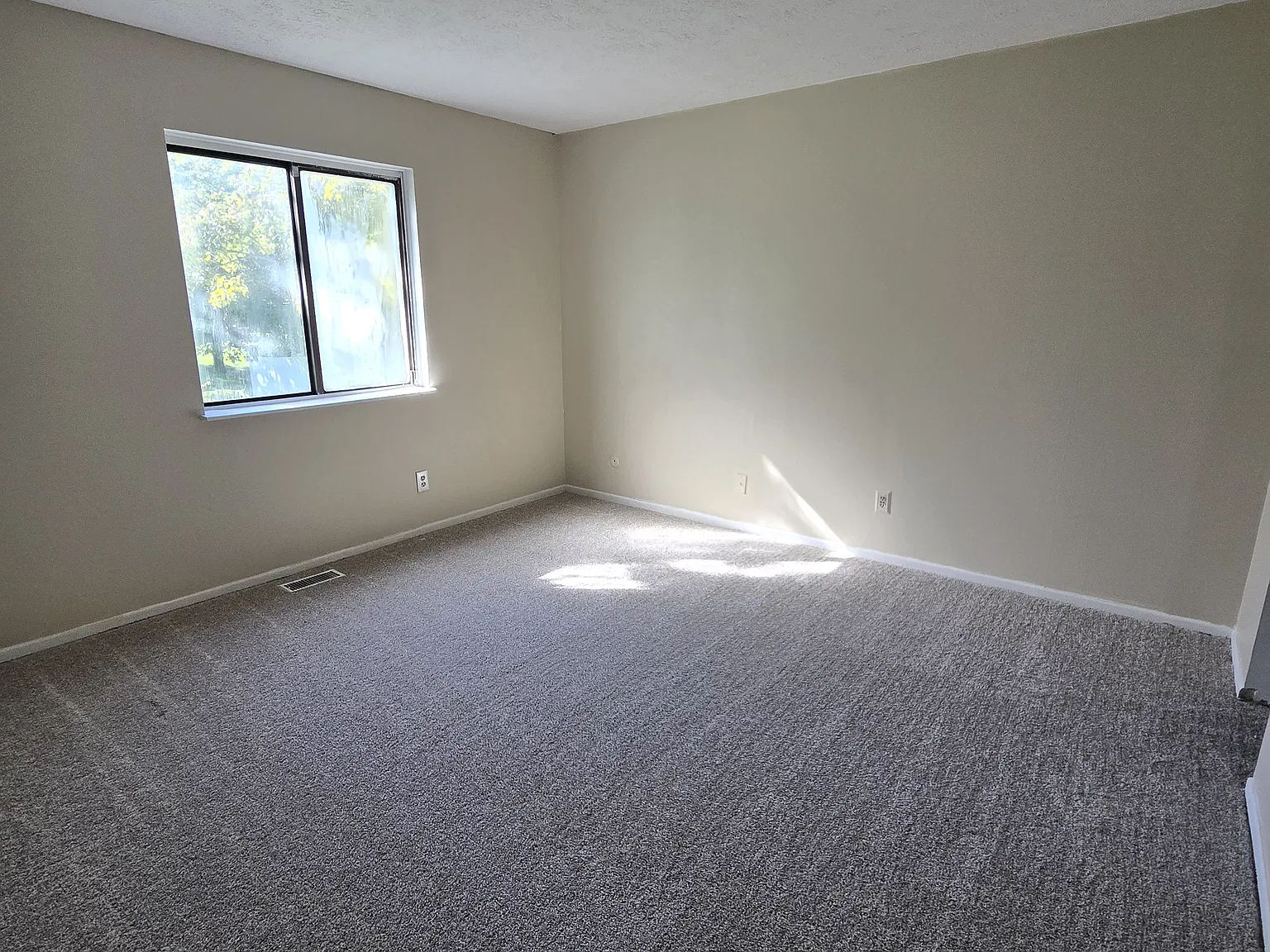 4 bed, 1712 sqft, $1,850 — Photo 4