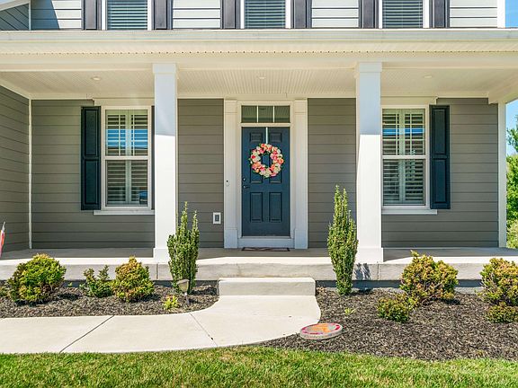 2nd image of 860 Jefferson Cir