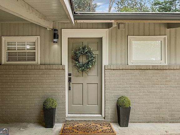 3rd image of 2347 Drew Valley Rd NE