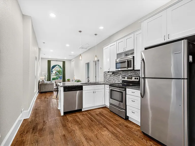 3777 N Franklin St — Photo 10