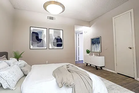 Dakota Apartments — Photo 5