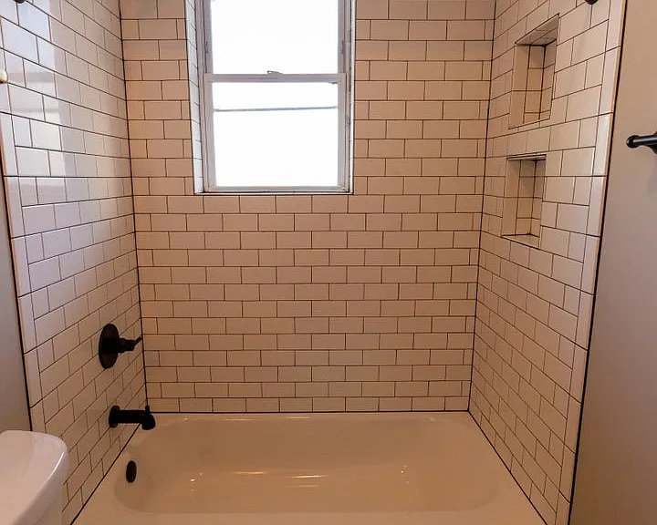Pf-Arg, 2850 W Barry Series — Photo 18