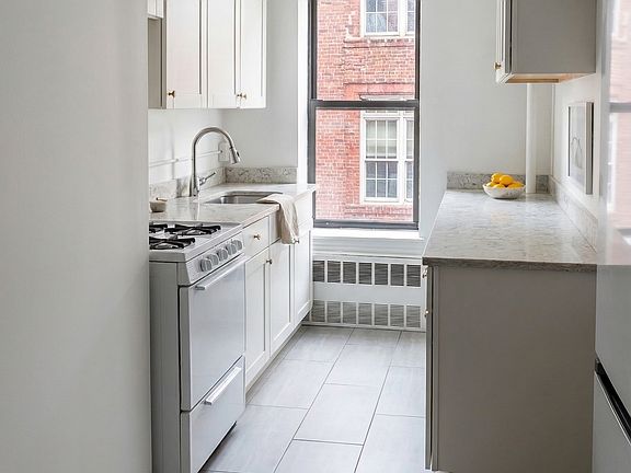 4th image of 34 Ludlow St APT 14