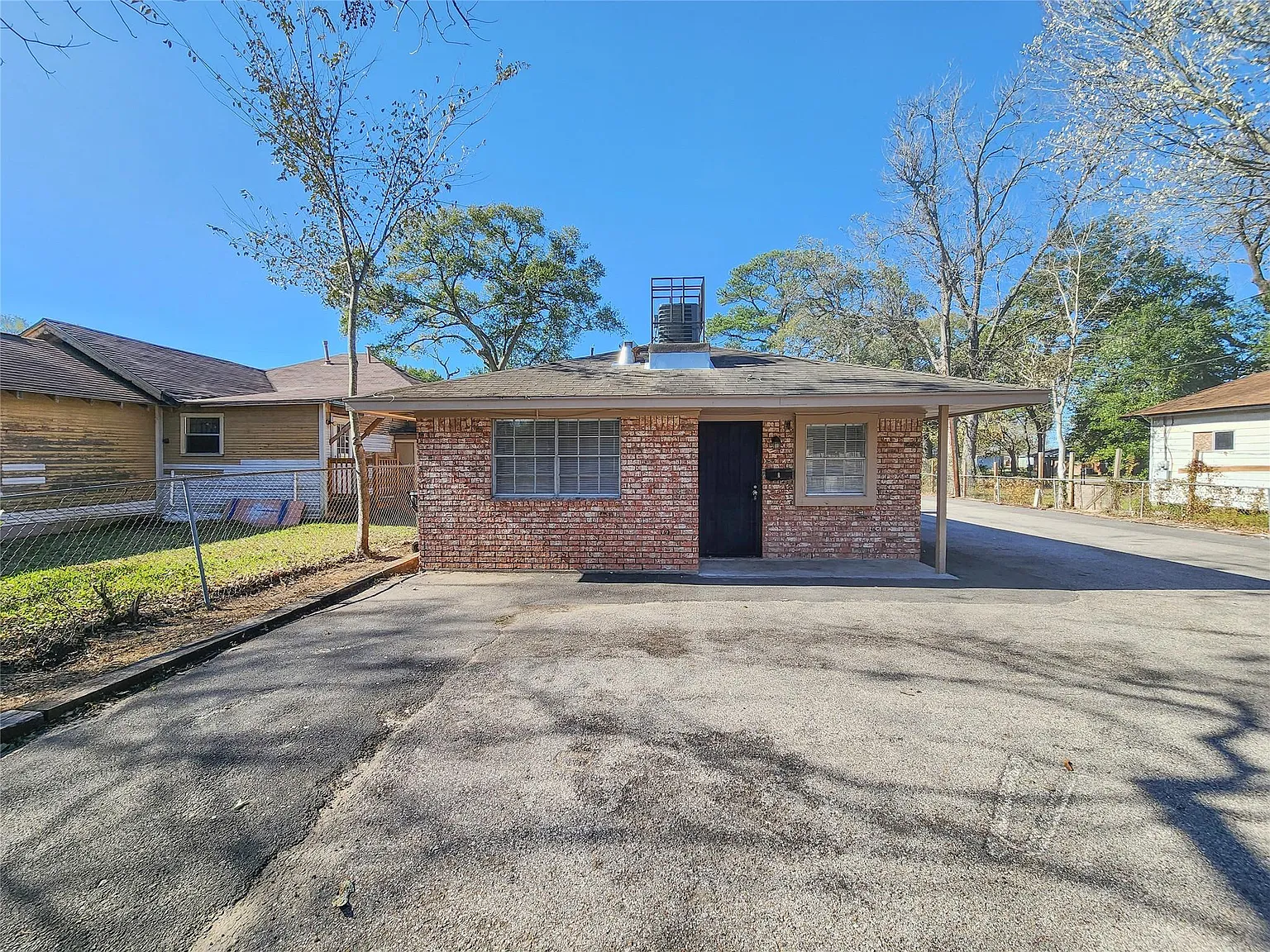 2 bed, 1.0 bath, 783 sqft, $1,275 — Photo 1
