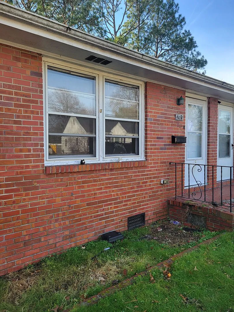 2 bedroom 1 bathroom townhouse — Photo 1
