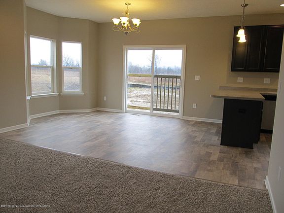 4th image of 519 Oakwood Dr
