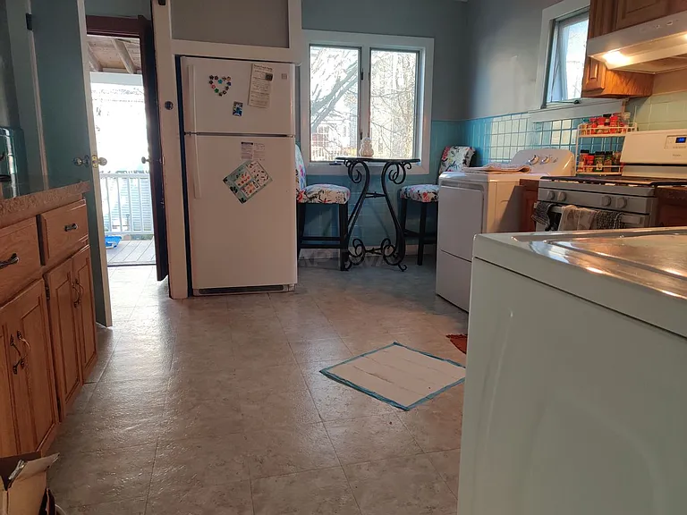 73 Simpson Ave #2 — Photo 9
