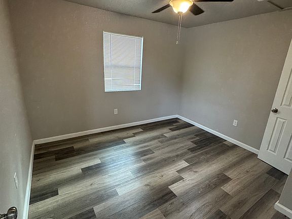 3rd image of 257 Linda Lee Loop #1