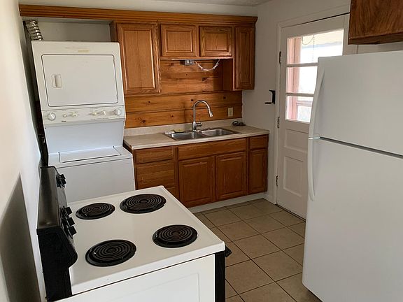 3rd image of 2955 Ontario St