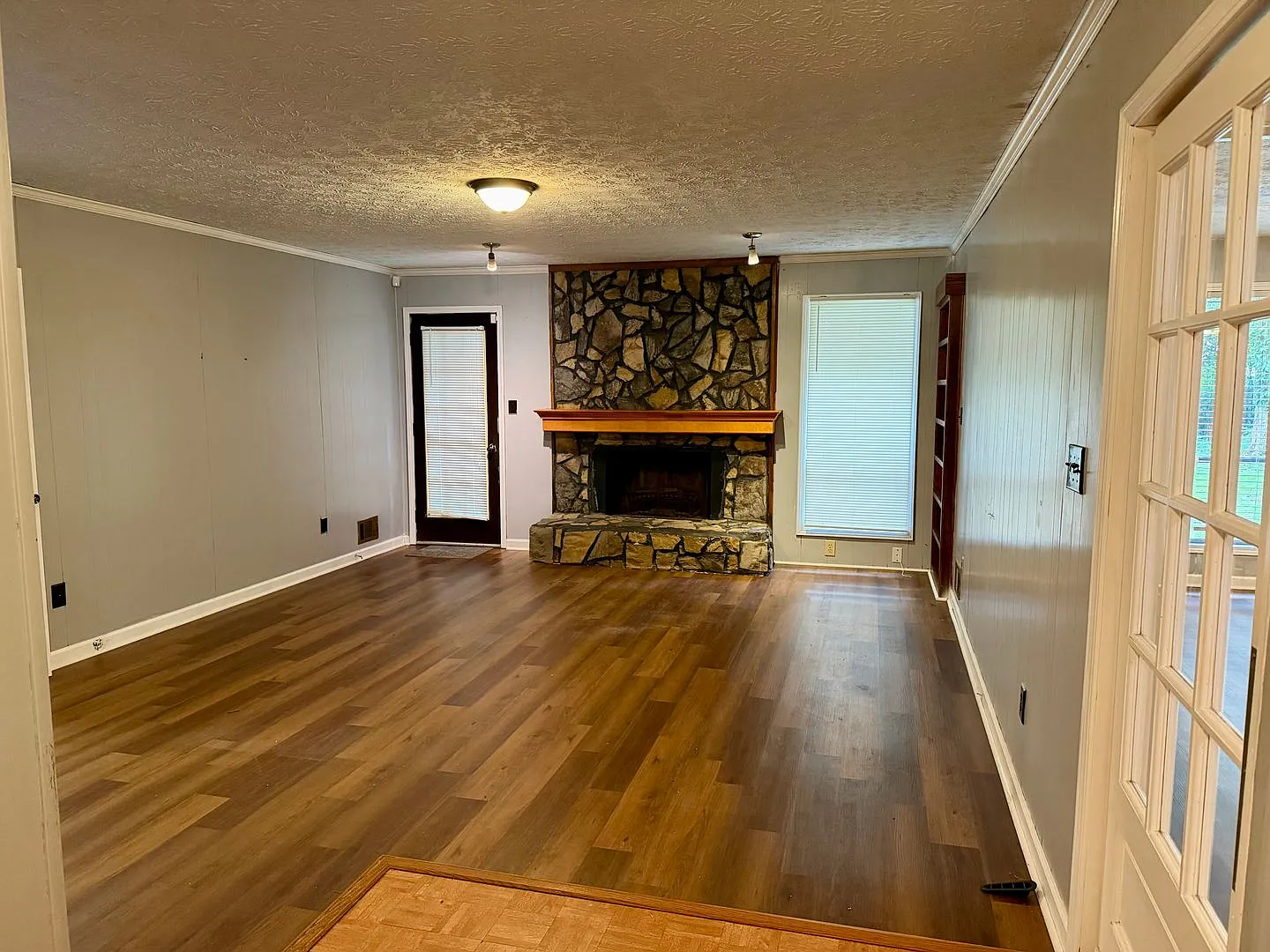 Beautiful 3-Bedroom, 2-Bath Ranch with Spacious Kitchen & Private Backyard — Photo 4