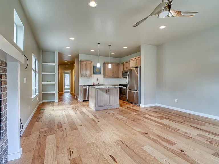 1818 S Grant Ave — Photo 20