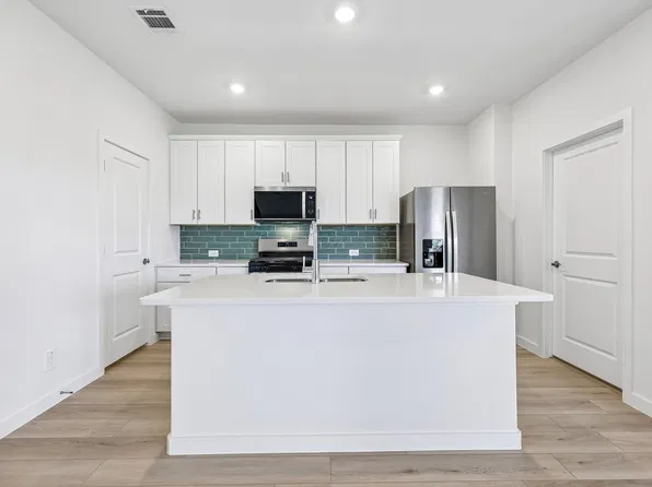 13121 Sugarberry Mews, Rowlett, TX 75089