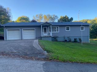 76 Endeavor Dr, New Cumberland, WV 26047
