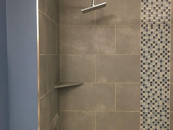 5th image of 5226 University Way NE #406