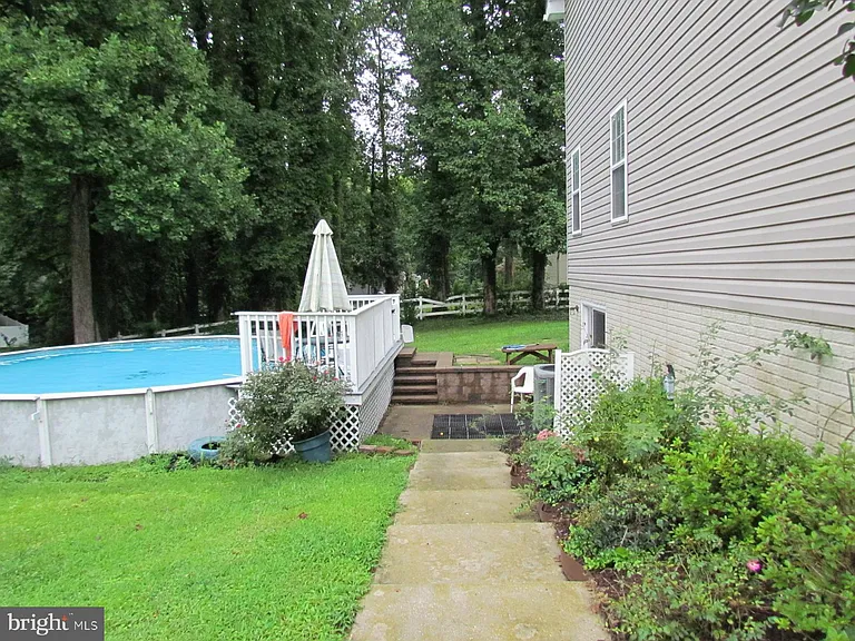 1478 Apple Ct — Photo 3