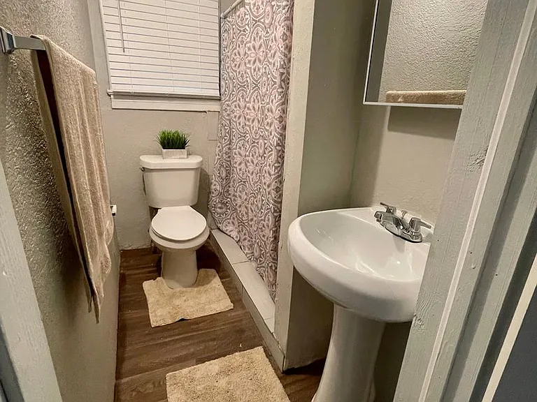 3305 N Laura St — Photo 13