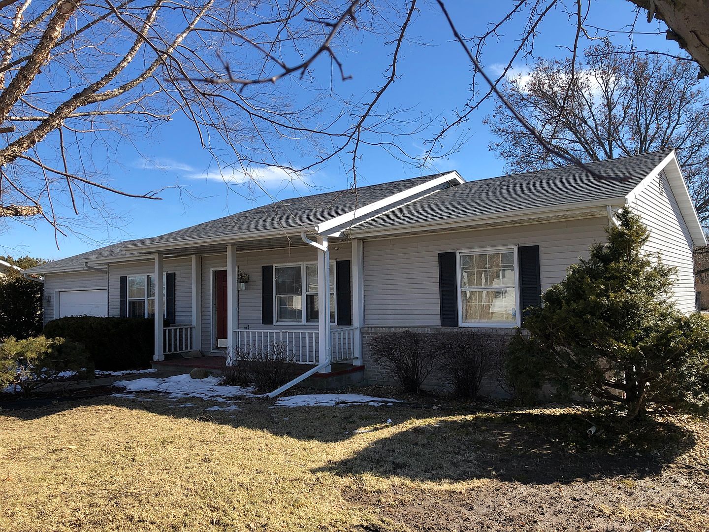 103 Phil Pkwy, Forreston, IL 61030 Zillow