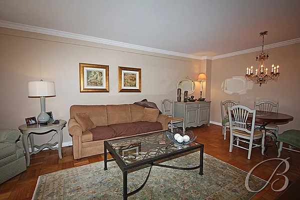 Sold by Bellmarc Realty | media 3