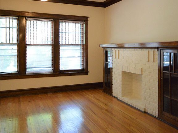 2nd image of 1336 W Waveland Ave #1