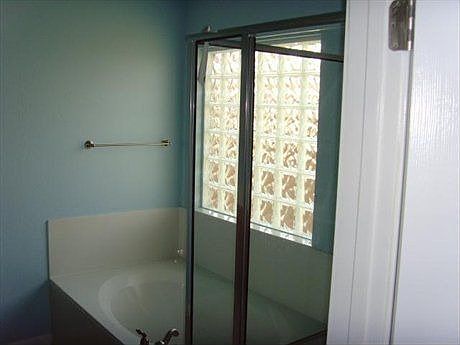 4th image of 4507 Madrid Dr