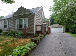 1678 Girard St, Akron, OH 44301