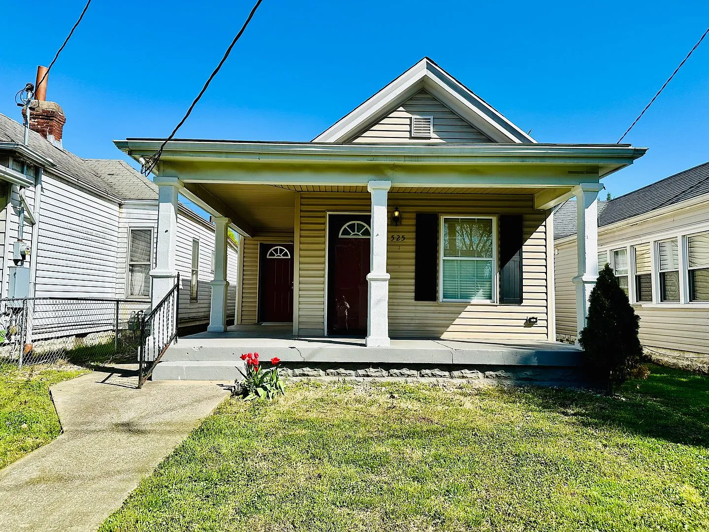 525 Lilly Ave photo 1