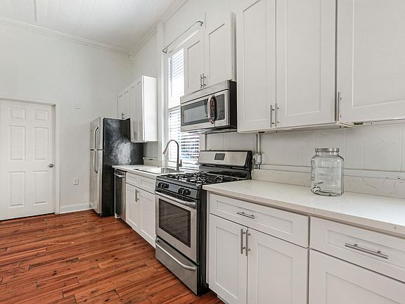 3rd image of 803 Pleasant St #B