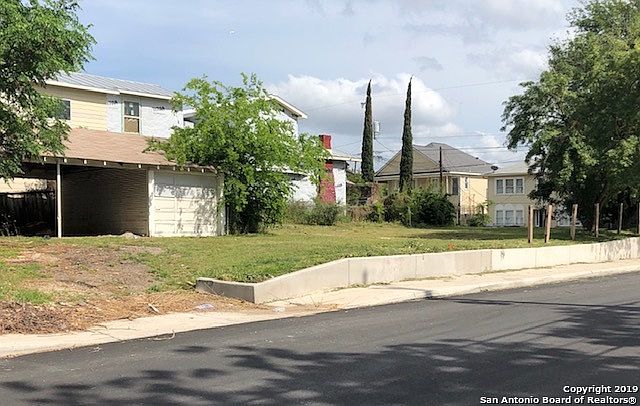 2nd image of 1147 W Ashby Pl