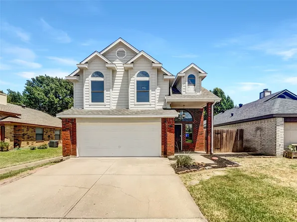 6808 Driffield Cir E, North Richland Hills, TX 76182