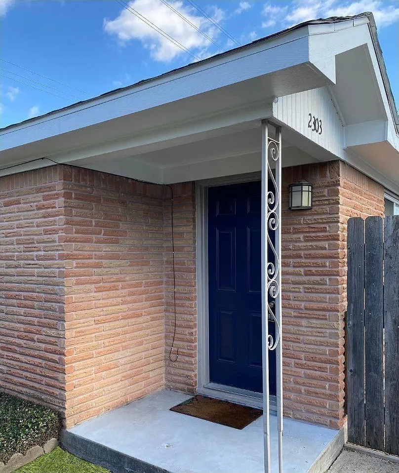 2 bed, 1.0 bath, $1,295 — Photo 2