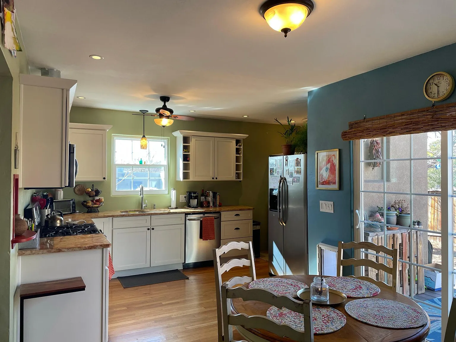 2 bed, 970 sqft, $2,200 — Photo 4