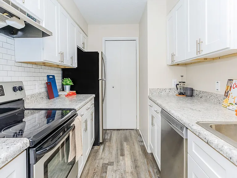 Northwoods Apartments — Photo 33