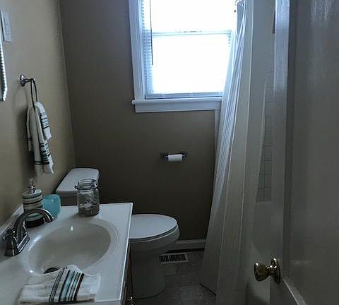 4th image of 808 Westview Dr