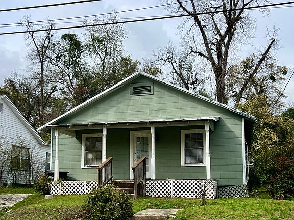 2nd image of 852 Dent St