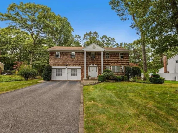 6 Capitol Court, Hauppauge, NY 11788