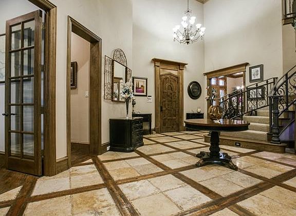 3rd image of 305 Sir Georges Ct