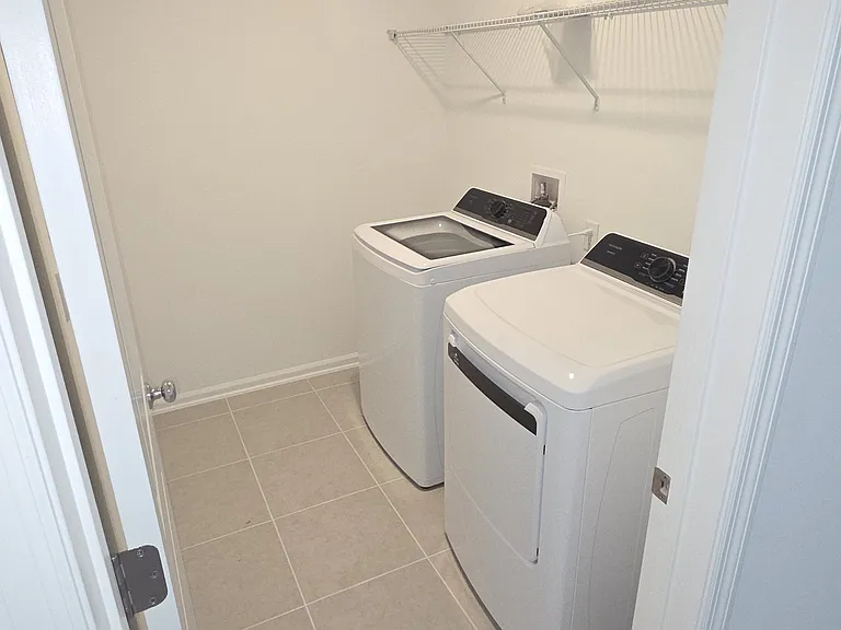1326 Belle Isle Ln — Photo 11