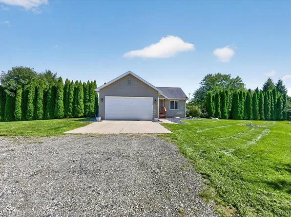 9045 Lemon Rd, Bancroft, MI 48414