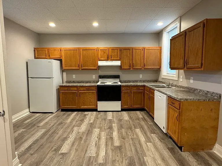 38 E Water St #A — Photo 1