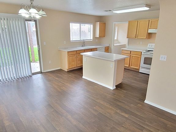 4th image of 435 W Fabens Ln